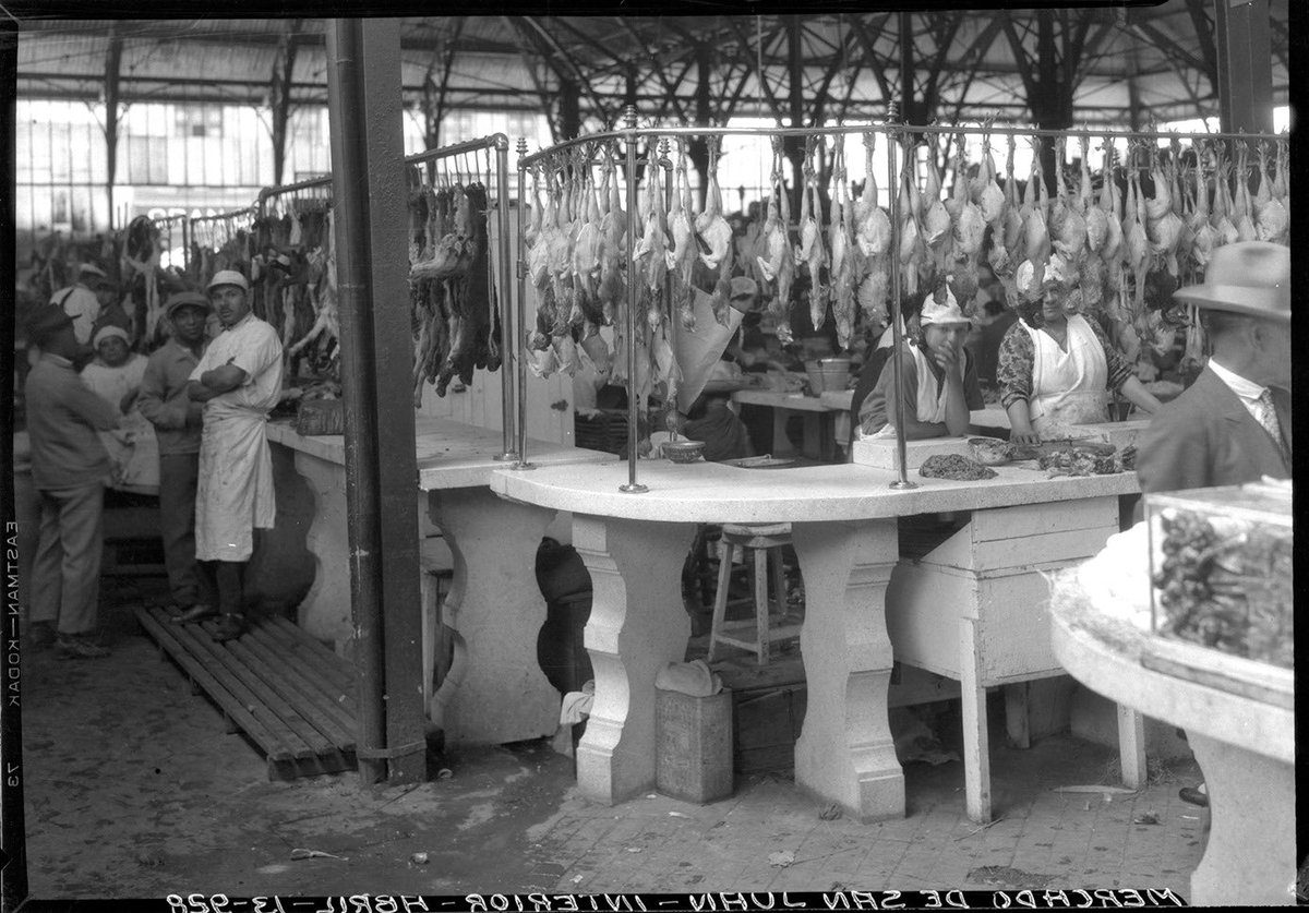 mafcultura's tweet photo. #PASELE MARCHANTE 
El antiguo Mercado de San Juan en abril de 1928, éste mercado fue  inaugurado en 1899, durante el gobierno del General Porfirio Díaz.   

#ColecciónMAF  
#ciudaddemexico
#mercadosantiguoscdx
#mercadoscdmx https://t.co/NkHK5PGlAs