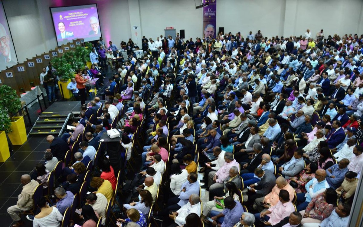 1/2
Felicitamos a todos los ganadores en especial a los cros. <a href="/AlexisLantigua/">Alexis Lantigua</a> y <a href="/mayoescoto/">Mayobanex Escoto</a>, son ejemplo de trabajo, dignidad y respeto hacia los demás. También felicitamos a los miembros del Comité Central que tuvieron la sabia decisión de ratificar ambos en sus posiciones.