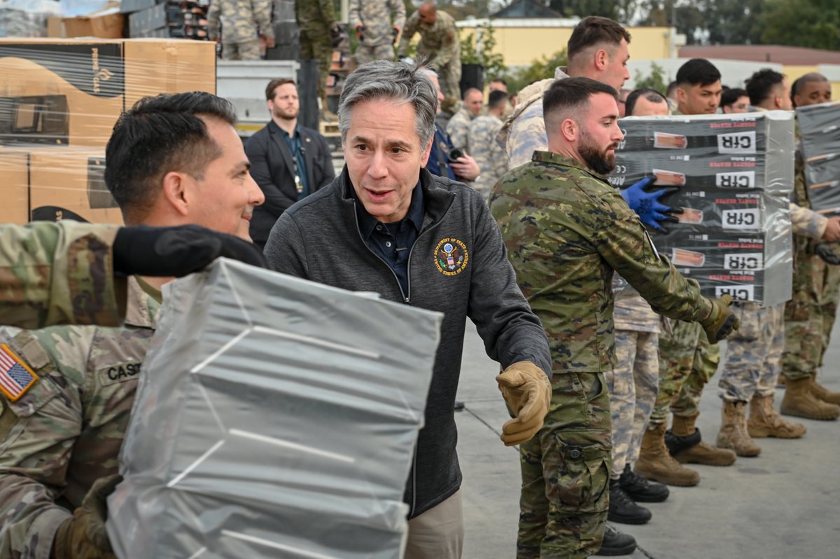 39_ABW's tweet photo. In response to the Feb. 6 earthquake that affected Türkiye, @SecBlinken came to Incirlik AB to see how @NATO service members load humanitarian cargo onto trucks bound for disaster relief areas. He also met with @USAID members to thank them for their rescue efforts. #TürkiyeHADR https://t.co/1LrScR7PXz