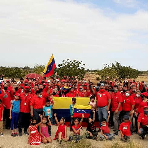 vgutierrez000's tweet photo. UNA CLASE OBRERA UNIDAD POR UN GRAN SUEÑO QUE ES SUS VIVIENDAS PRESIDENTE OBRERO @NicolasMaduro  YA LISTO PARA UNA CONTRUCCION  APROVADO POR EL FMH DE HABITAT Y VIENDA MINISTRO @IMVillarroel1 HAGA REALIDAD ES TE GRAN SUEÑO 
 VENCEREMOS 
  VÍCTOR GUTIÉRREZ https://t.co/SGrVc2rigX