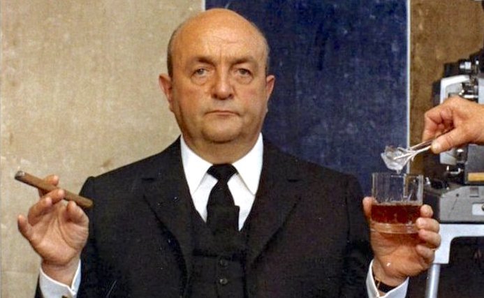 "L'an dernier j'étais encore un peu prétentieux, cette année je suis parfait."  (Frédéric Dard)

<a href="/michel_denisot/">Michel Denisot</a> <a href="/antoinedecaunes/">Antoine de Caunes</a> <a href="/juliemalaure/">Julie Malaure</a> @E_Dorsay