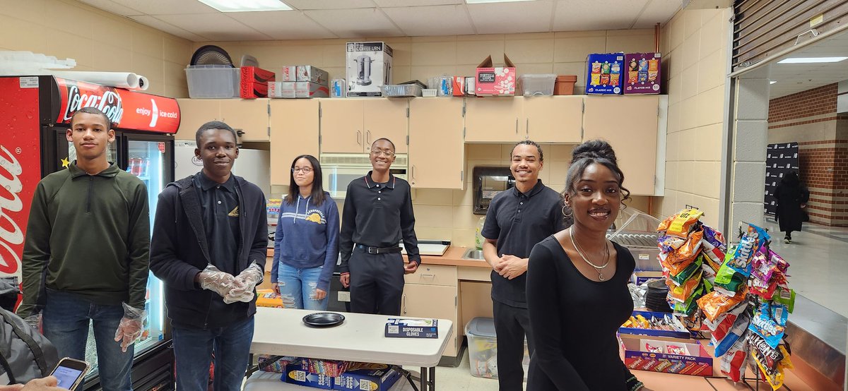 LRHS Alpha Achievers tweet media