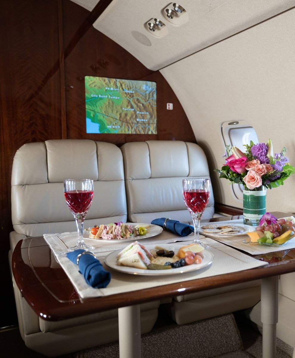 WorldwideJet's tweet photo. Our kind of lunch date 😘 #WorldWideJet #JetLife
#COVIDClean #PrivateJet #PrivateJetTravel #LuxuryTravel #PrivateCharter https://t.co/n9cOdw1ghp