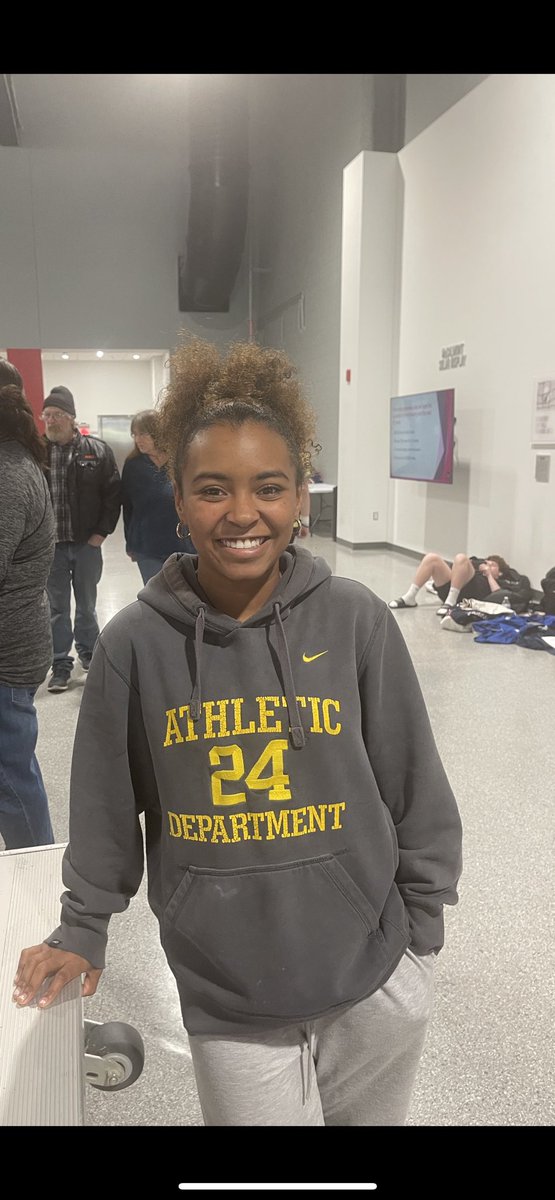martincollier10's tweet photo. Ari Strickland tops Raegan’s 60m mark. Ari goes a PR and new school indoor record time of 8.89! #Ilikegoingfast https://t.co/P67Qqma3f4