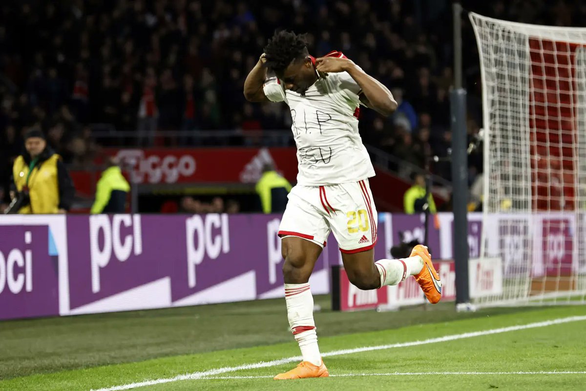 yencomgh's tweet photo. Brotherly love. ❤️

After scoring a free kick for Ajax, Mohammed Kudus dedicated the goal to Christian Atsu. 🥺🕊️

Photo by ANP (Getty Images) https://t.co/Yy4tZO34dn