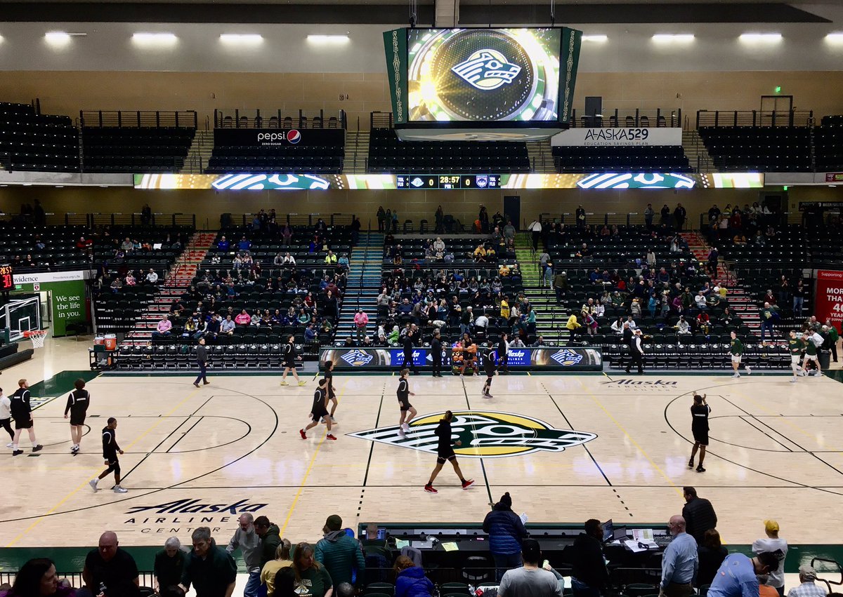 Attended our first @UAAMBB hoops game! #goseawolves #d2hoops #Anchorage #Alaska 🐺 #seawolves @UAASeawolves @uaanchorage