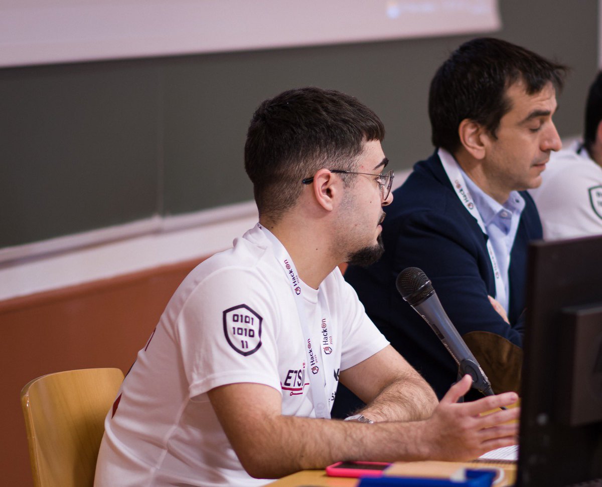 HackOnURJC's tweet image. Por aquí os dejamos un pequeño recap de #HackOn2023. 
Muchas gracias a todos los asistentes y ponentes por hacer este día tan especial.
También a los organizadores y el resto de voluntarios que hicieron de esta edición algo único.
Os esperamos el próximo año en la #HackOn2024🤓