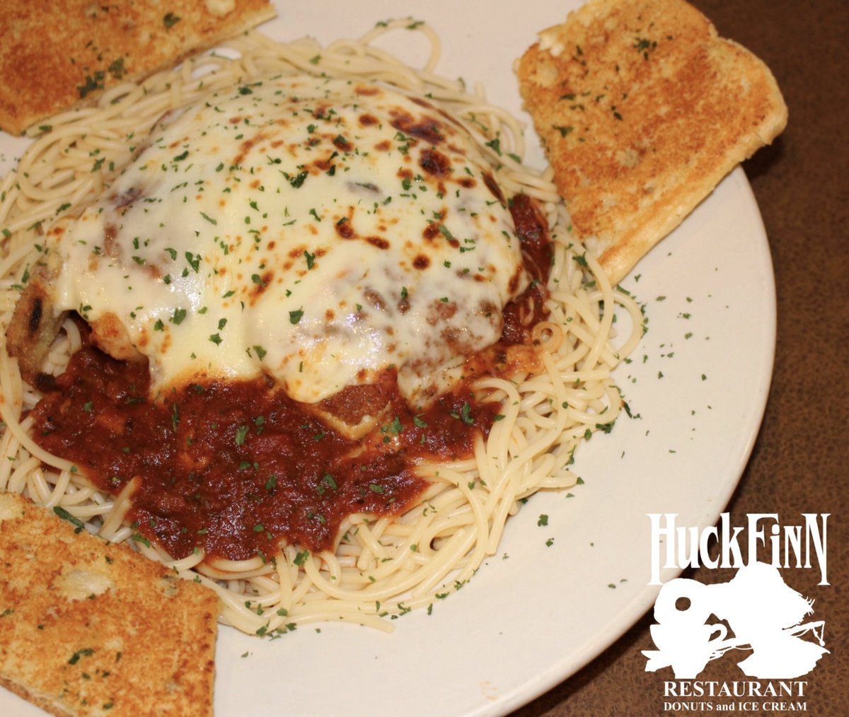 HFRestaurant's tweet photo. Do you Italiano?
We do!
Our Chicken Parmigiana is rated Five-Stars by the harshest of critics.
Served with spaghetti or mostaccioli, meat, or marinara sauce.
(not always available)
⭐ ⭐ ⭐ ⭐ ⭐
#pasta #chickenparm #diner #DineInOpen #HuckFinn #chicago #oaklawn https://t.co/Ld8nf0xrQc