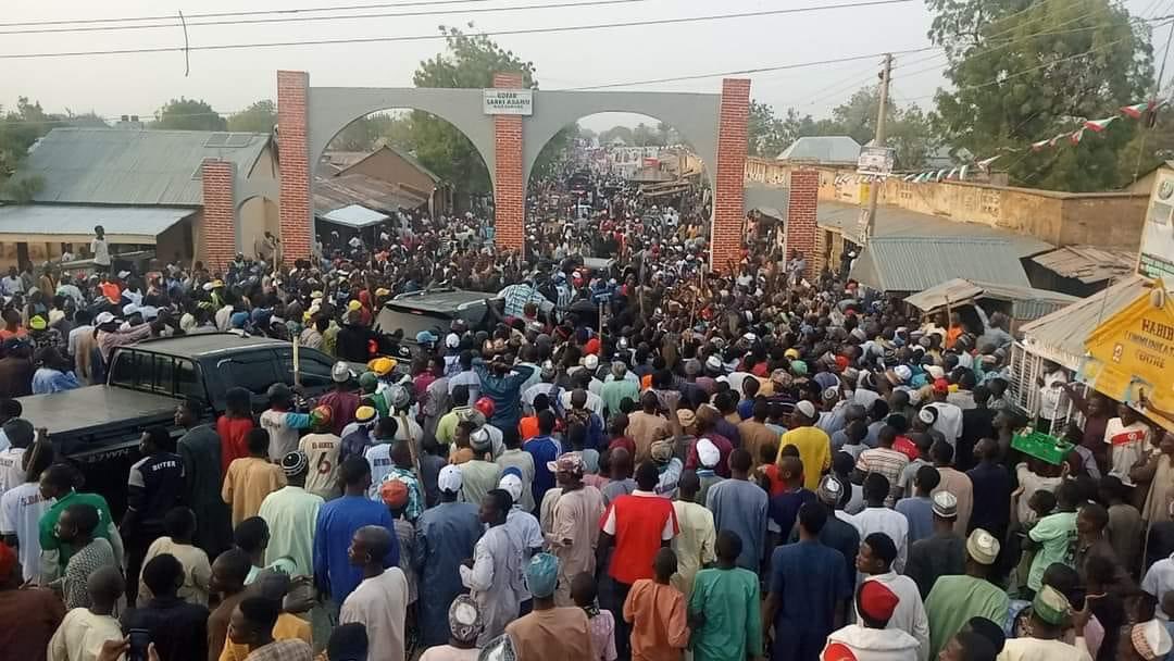 airmashal4Gov's tweet photo. If you want to see love ❤️ go Home… this is Giade the home town of Bauchi APC Gubernatorial candidate. Thank you #Giade❤️
@CAS_AMSadique
@Sadiya_farouq
#BAUCHI2023 https://t.co/NlWkjSy7Y5