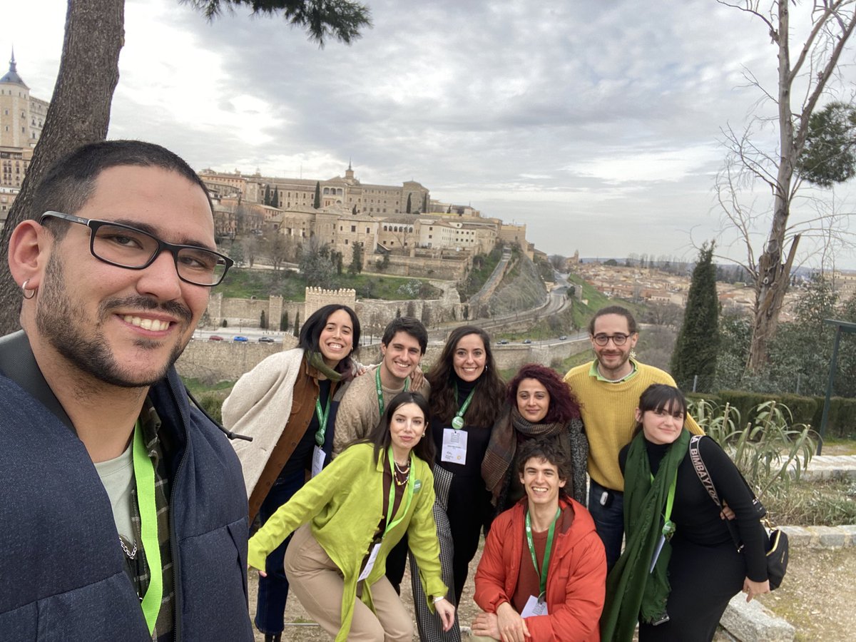 AdriLealDisca's tweet photo. Ha sido o un fin de semana increíble con la @redequojoven  en nuestra #XAsambleaDeJv🌻 siempre #DesdeLosCuidados se demuestra que en la política se pueden hacer las cosas diferentes. Orgullo de ser Verdes. Gracias a @Alexlemmor y @ruthama_gi por anímame a meterme 🌻💚 https://t.co/LgI1exVHN4