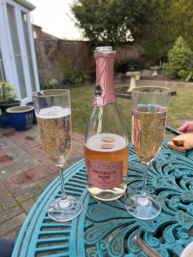 wilbir31's tweet photo. Productive outside jobs today, plus cuddles with house guest and well earned drink https://t.co/ix9dyXWbdV