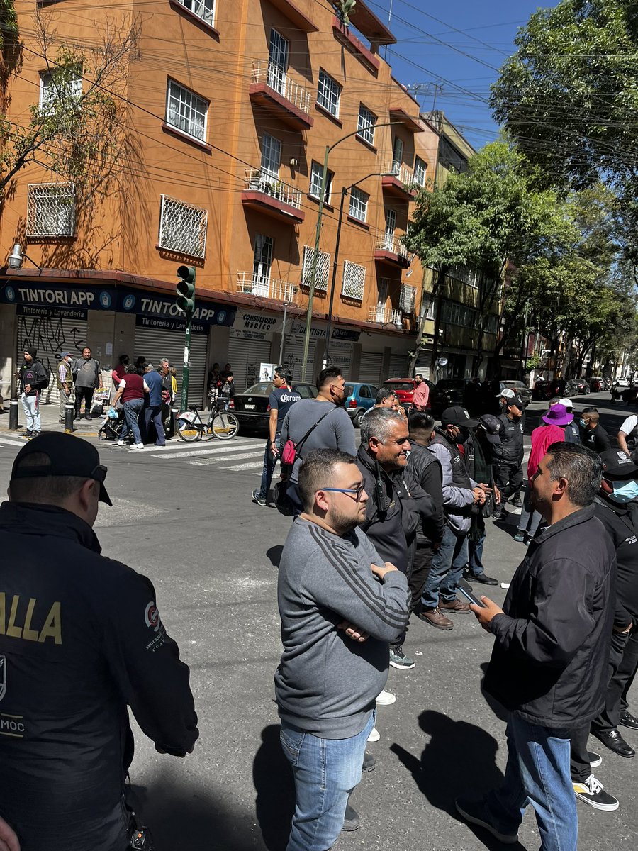 isaac_mar's tweet photo. Sandra cuevas mando golpear vecinos en el baile protesta, tiene infiltrados agrediendo y no quiere dialogar su personal. Responsabilidad a la @AlcCuauhtemocMx por cualquier agresión a los vecinxs https://t.co/FvPTiF7XIJ