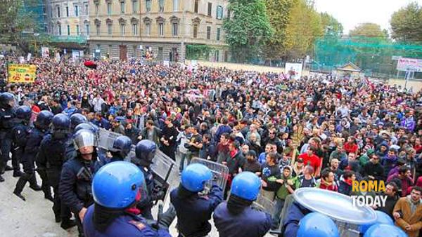 puravidaita's tweet image. Questa invece è democrazia...#luridi