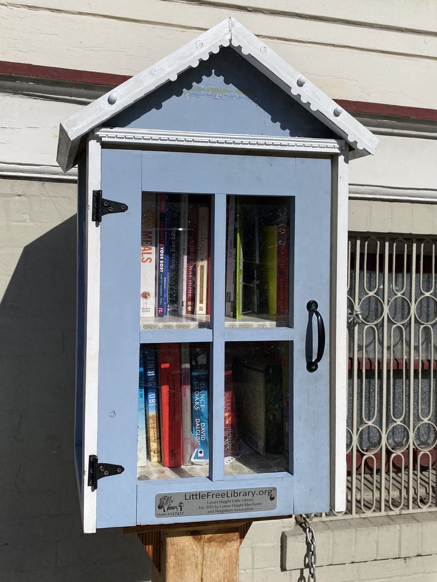LowerHaightSF's tweet photo. Our #LittleFreeLibrary overflowing with book donations—but 📚 turn over super fast so take one and leave one to keep the good reads going #sundayvibes #lowerhaight #pupsofinstagram https://t.co/OMstI6Mtt1