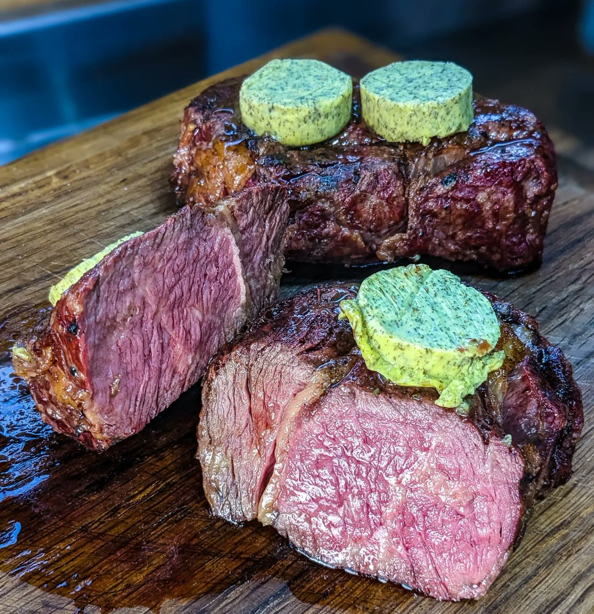 Nathan (@kungfubbq) on Twitter photo Big ex dairy rib eyes 🔥
Cooked these on the Napoleon Pro 22
Seared then cooked slowly, indirectly
Amazing steaks from <a href="/MeatMattersltd/">MeatMatters</a> as always 🔥 Big ex dairy rib eyes 🔥
Cooked these on the Napoleon Pro 22
Seared then cooked slowly, indirectly
Amazing steaks from <a href="/MeatMattersltd/">MeatMatters</a> as always 🔥