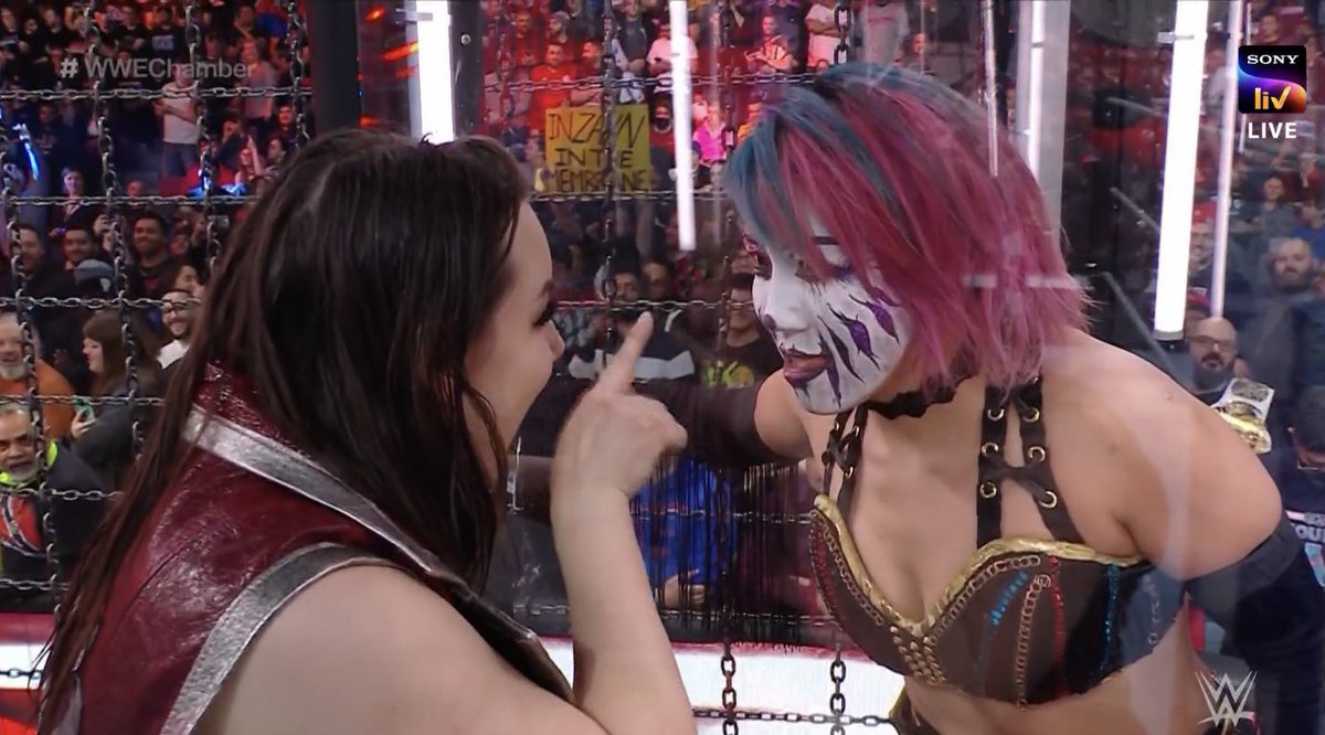 WWEAsuka's tweet photo. Asuka City Zoo https://t.co/33xuNsFf7O