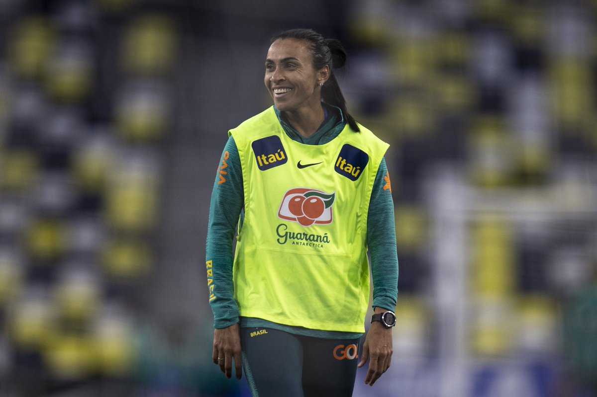 SelecaoFeminina's tweet photo. A aniversariante do dia @martavieiras10 passando na sua timeline para avisar que hoje é dia de #SeleçãoFeminina em campo! Pra cimaaa! 💪🇧🇷

🇧🇷 x 🇨🇦
🗓 19.02 - 20h30
📺 @sportv

📸 Thais Magalhães/CBF https://t.co/fZ8pwqVnke