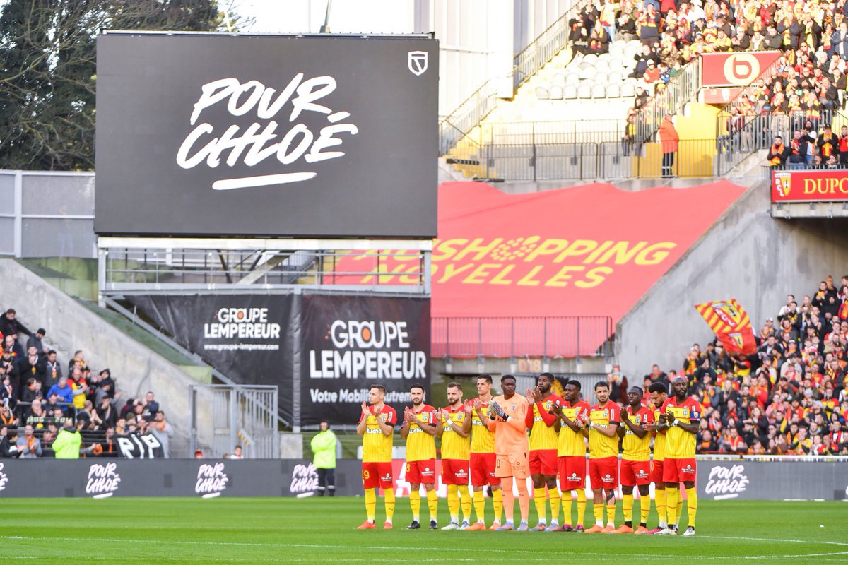 samba_brice's tweet photo. Pour Chloé ❤️💛 https://t.co/HNSc1fJPFY