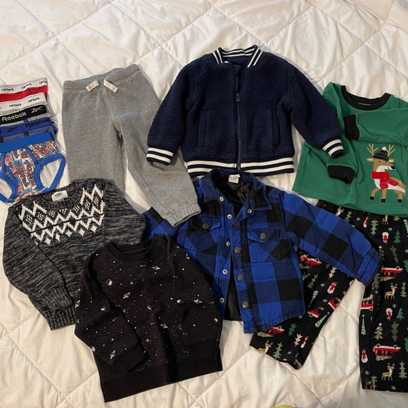 leitiques's tweet photo. So good I had to share! Check out all the items I'm loving on @Poshmarkapp #poshmark #fashion #style #shopmycloset #gap #newera #katespade: https://t.co/02ZYyMfhqR https://t.co/HoQVDAfYtW