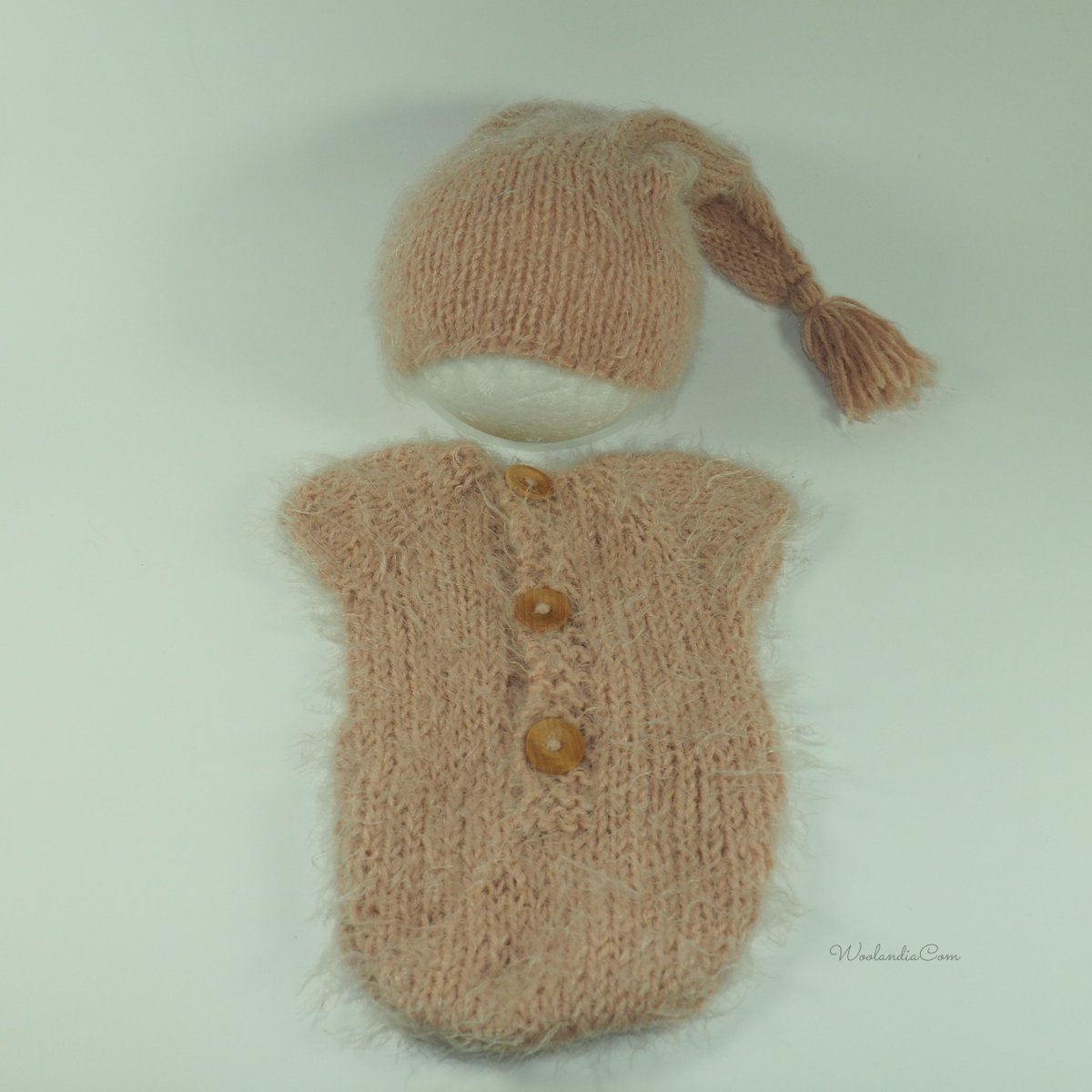 Knitted bodysuit with sleeping hat #newbornsleepyhat #elfhat #newbornhat #newbornsleepinghat #babyhat #gnomehat #gnomebonnet #infantphotography #babyphotography #newbornbonnet #babygnome #babyelf #longtailhat #babyhalloweenhat #sleepinghat #newbornbodysuit