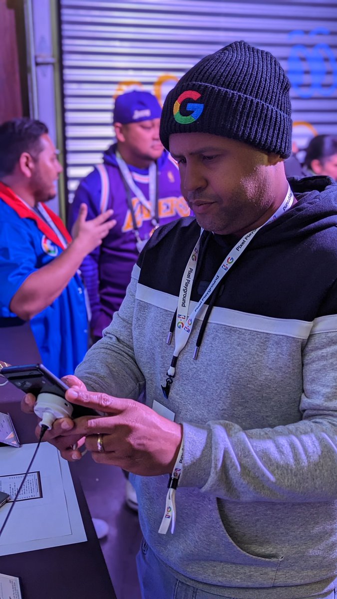 GregglesTV's tweet photo. My fellow #TeamPixel buddy @H2TechVideos checking out the Pixel 7 and Pixel 7 Pro at the @ATT Bodega booth at #PixelPlayground @GooglePixel_US 

#pixelpostupchallenge
#AllStarWeekend
##giftfromgoogle

Photos taken with Pixel 7 Pro https://t.co/tqQq9fFdUW