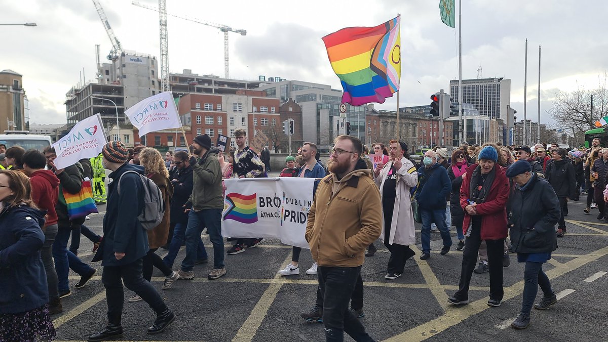 LeCheileDND's tweet photo. We're still on a high after yesterday's demonstration of solidarity.

The message is clear:

❌No to racism

❌No to government mismanagement

✅Yes to #IrelandForAll 
✅Yes to #DiversityNotDivision
✅Yes to #RefugeesWelcome https://t.co/IE4SzNrGbS