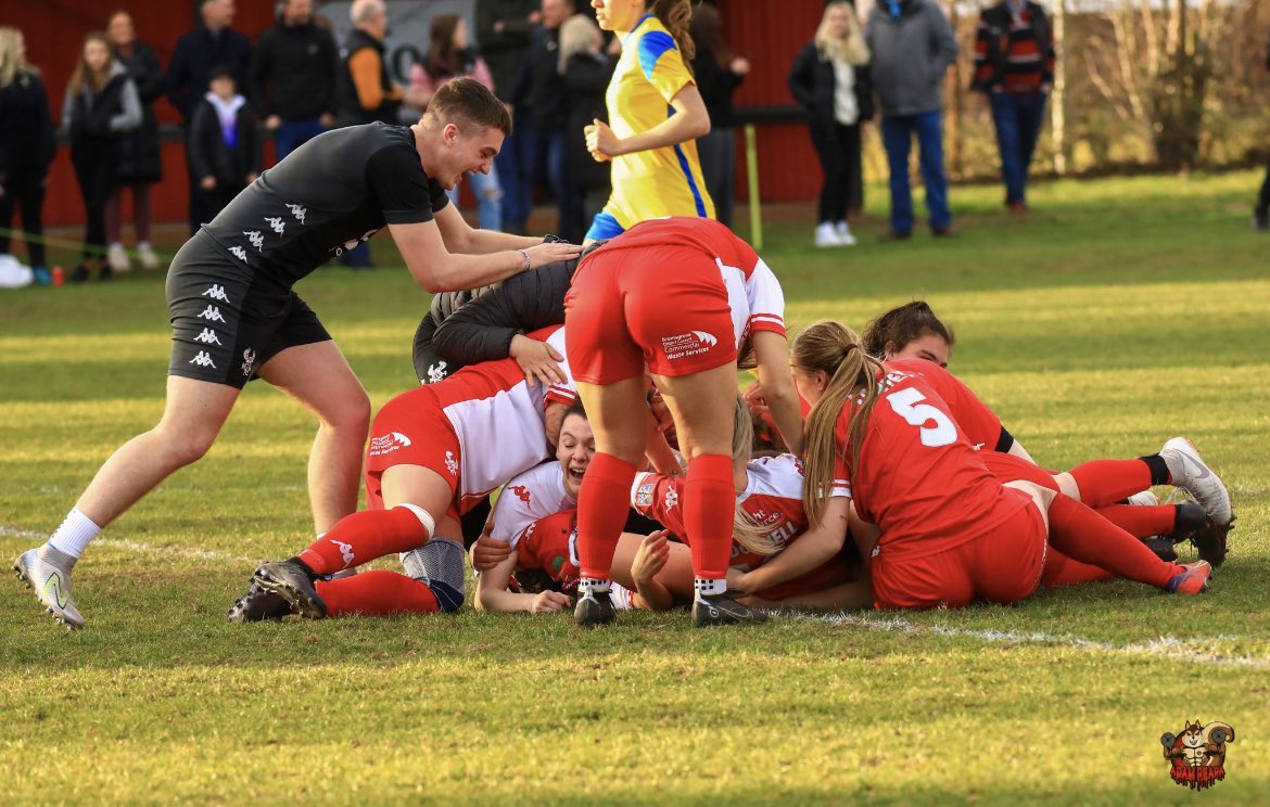 daisyjenks_'s tweet photo. The best feeling😍
County cup final🔜
This team🤩 @harrierswomen https://t.co/FlgtnhcsdP