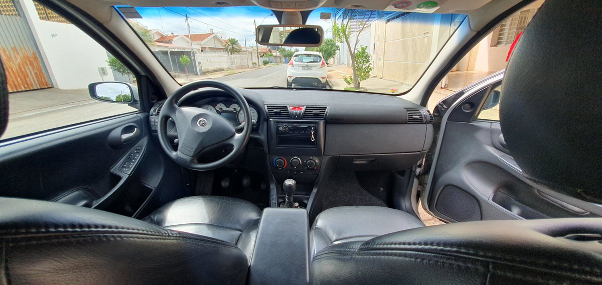 BoczkoYuri's tweet photo. Hoje domingão foi dia de lavar o carro com direito a hidratação nos bancos de couro e pretinho nos pneus, após uma ida na oficina está 100% pronto para encarar as estradas.
#stiloabarth
#Fiat https://t.co/sARJGikrPC
