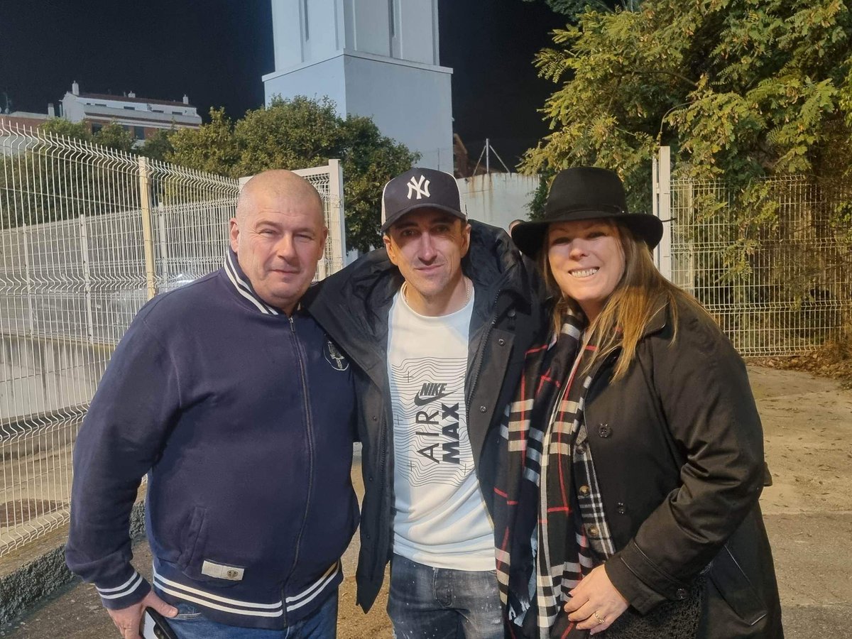 PenyaElMago's tweet photo. Más seguidores del Leeds a La Castalia para mirar Los Orelluts en su ruta a la segunda 
#PPO
@phernandez19
@Margarciafdez 
@cdcastellon
#LUFC https://t.co/jG4k1bINZN