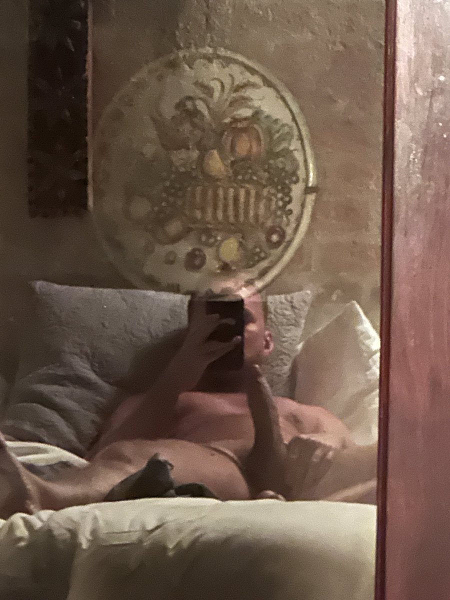 BlondeCnd's tweet photo. Mirror Mirror on the wall!😈 #pv #hung #uncut #raw https://t.co/ts0gUL08TC