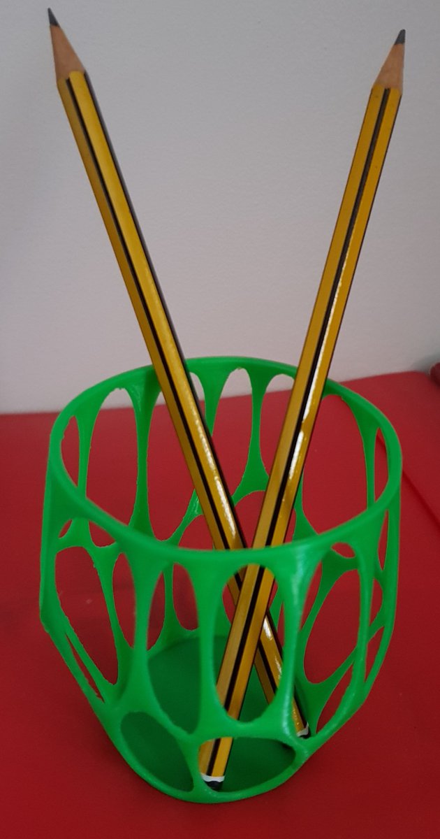 MaurusM_AI's tweet image. I made a new design for a new pen holder, just printed 😉 @Creality3dP @Fillamentum @Prusa3D #3Dprinting #3dprint #blender #prusaslicer #3dart #prusa #design #3DModel