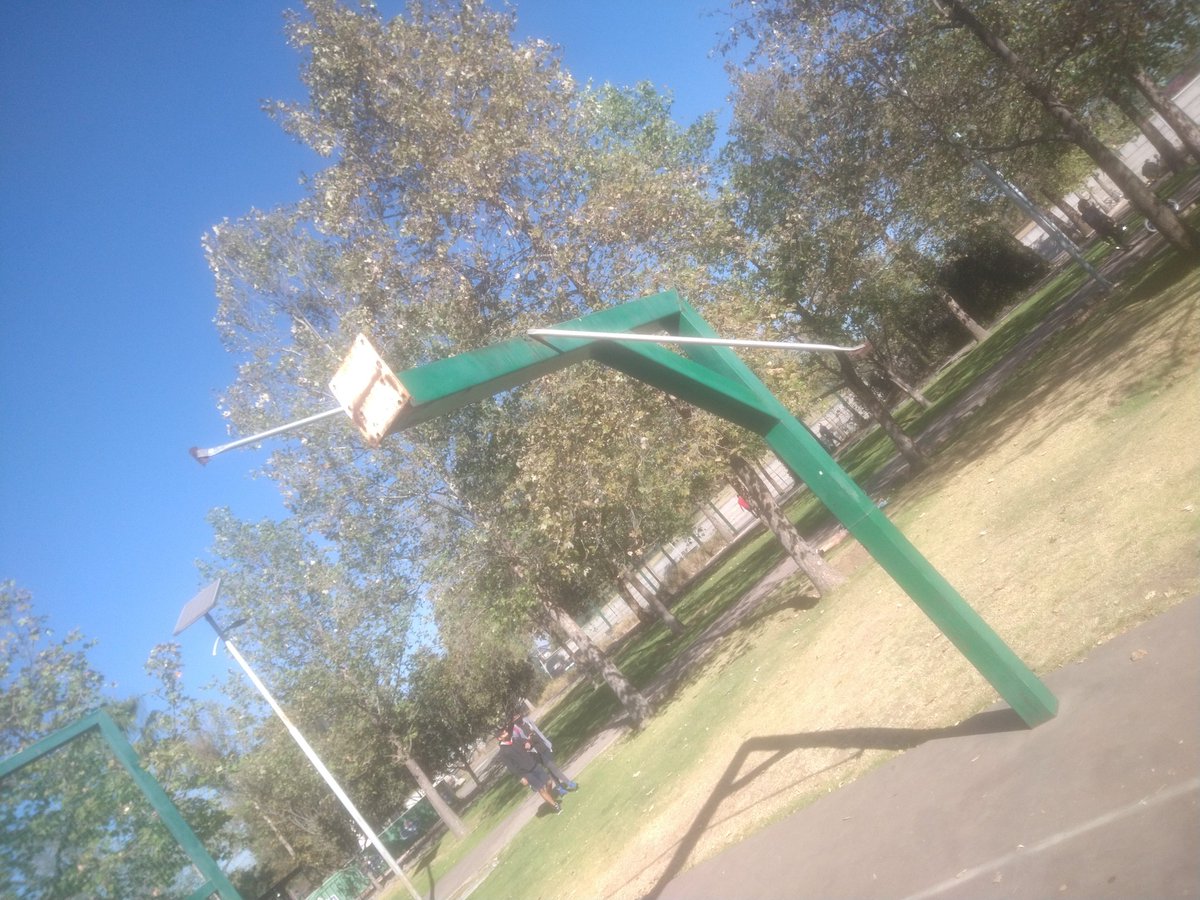 morpheus_k's tweet photo. Parque Bicentenario cada vez peor las instalaciones. No hay ni tableros mucho menos aros. 
@PBicentenarioMX @AzcapotzalcoMx @AlcaldiaMHmx 
@Claudiashein @ManojoDeIdeasRP https://t.co/PNWNcHiDKD