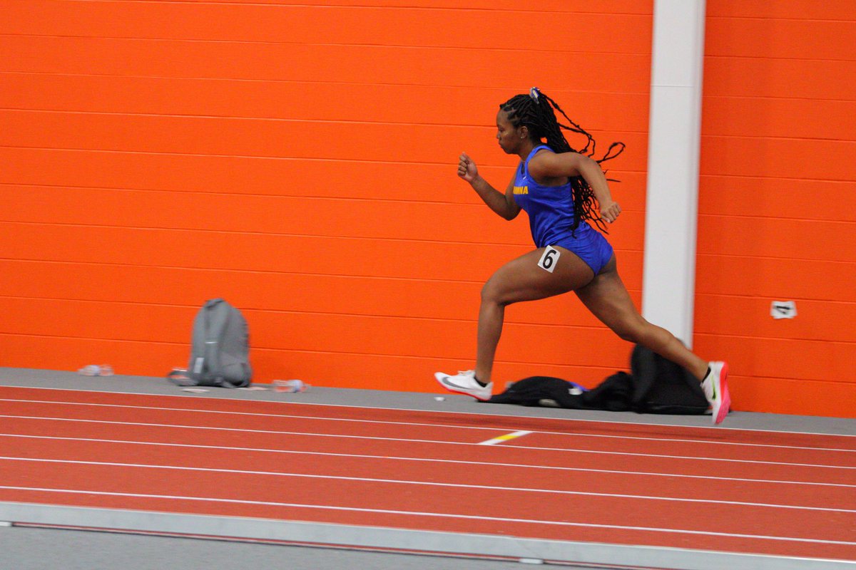 GabrielleN108's tweet photo. Flicks from conference! 💙 PR in the 200. Until next indoor season #year2 https://t.co/AP4nbxcuKu