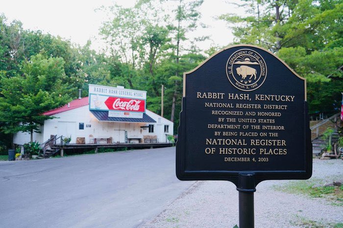 nman108's tweet photo. @SjamaanN Rabbit Hash, Kentucky. Pop. 233. https://t.co/rAaHSxiFFY