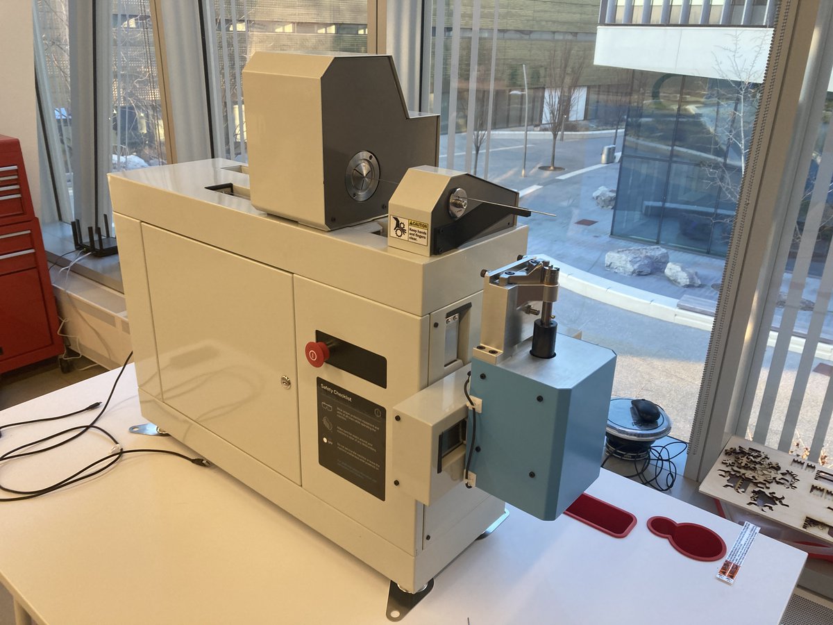 ThijsRoumen's tweet image. We at the Matter of Tech lab @cornell_tech are equipped with the only pro wire bender of @PensaLabs who generously borrowed it for our #DigitalFabrication class! Inventor @MarcoPerry gave an exciting guest lecture, and students are on-fire! #OnlyAtCornellTech #EngineeredToMatter