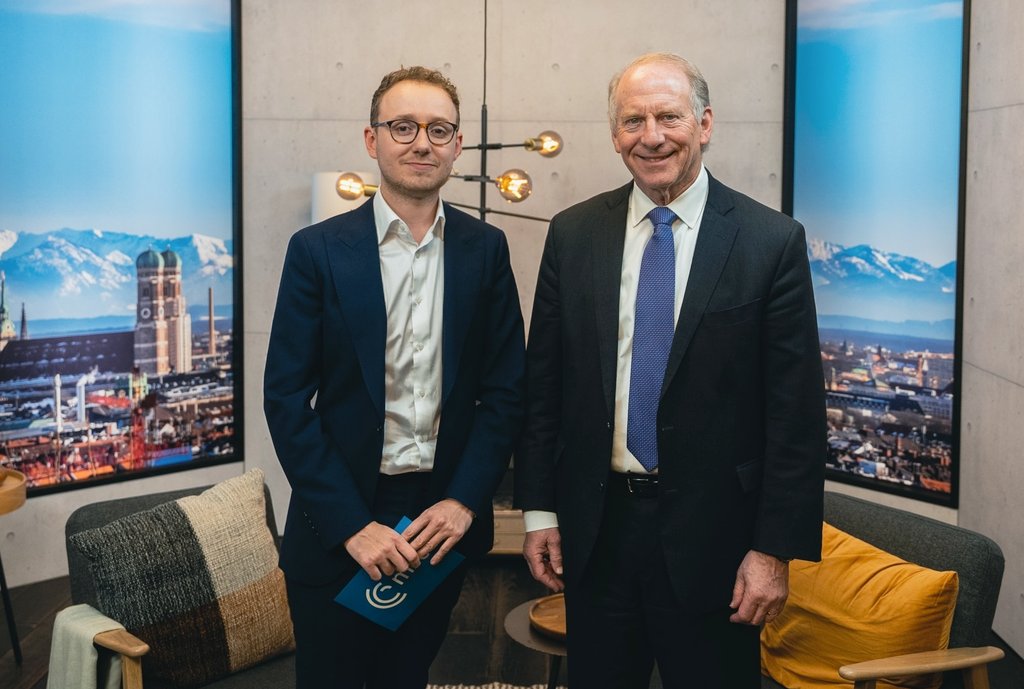 This weekend @MunSecConf sat down with @RichardHaass, President of the Council on Foreign Relations

We discussed how the war in Ukraine might end & the danger of Putin escalating

Videos out this week across the TLDR Network

#MSC2023 #MSCYouTubeStudio