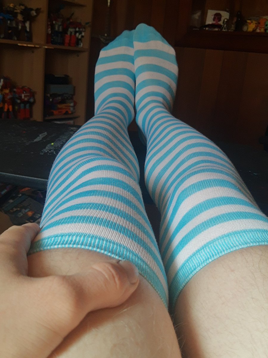 FemboiBi's tweet photo. More thighhighs 😘
#femboy #twink #femboyfeet #thighhighs https://t.co/5uFZoqriHj