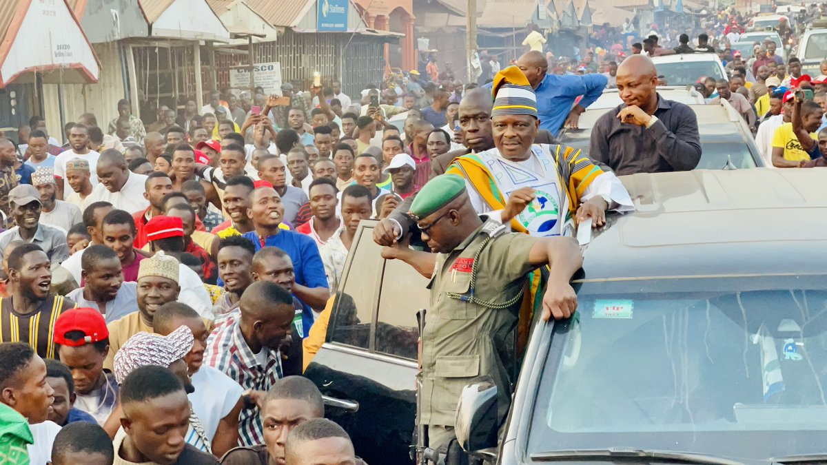 SaifullahiHon's tweet photo. The National Leader and Presidential candidate of the @OfficialNNPPng, HE Sen. @KwankwasoRM, PhD, FNSE receives (19th Febr, 2023) a rousing welcome by mammoth of supporters at Ankpa, Kogi State. https://t.co/DurLJmUzof