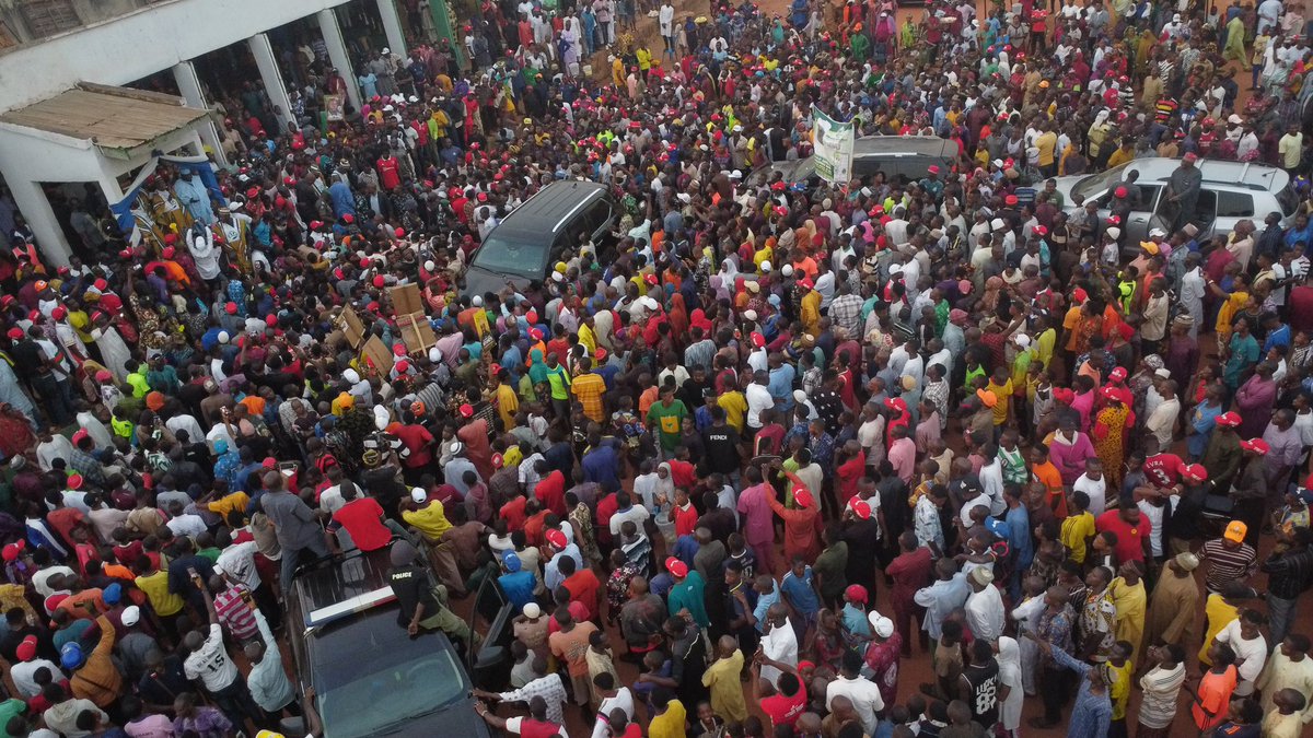 SaifullahiHon's tweet photo. The National Leader and Presidential candidate of the @OfficialNNPPng, HE Sen. @KwankwasoRM, PhD, FNSE receives (19th Febr, 2023) a rousing welcome by mammoth of supporters at Ankpa, Kogi State. https://t.co/DurLJmUzof