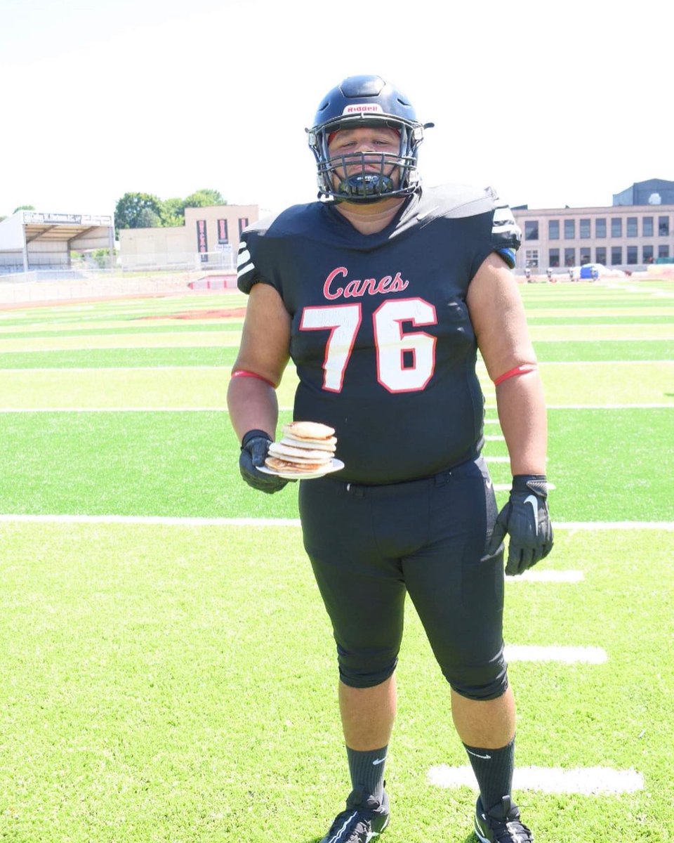 I will be committing my next 4 years to Allegheny College, GO GATORS 🐊 ❤️ <a href="/AlleghenyFB/">Allegheny Football</a> <a href="/CoachMark_AC/">Coach Torsello</a> @CoachV_AC <a href="/CoachHanhold/">Matt Hanhold</a> <a href="/alleghenycol/">Allegheny College</a>