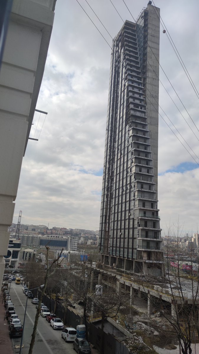 gullbingol's tweet photo. @ankara_kusu Esenyurt Haramidere @EsenyurtBLDYS @istanbulbld 3 yıldır atıl bir şekilde duruyor. https://t.co/pslV9DjMLs