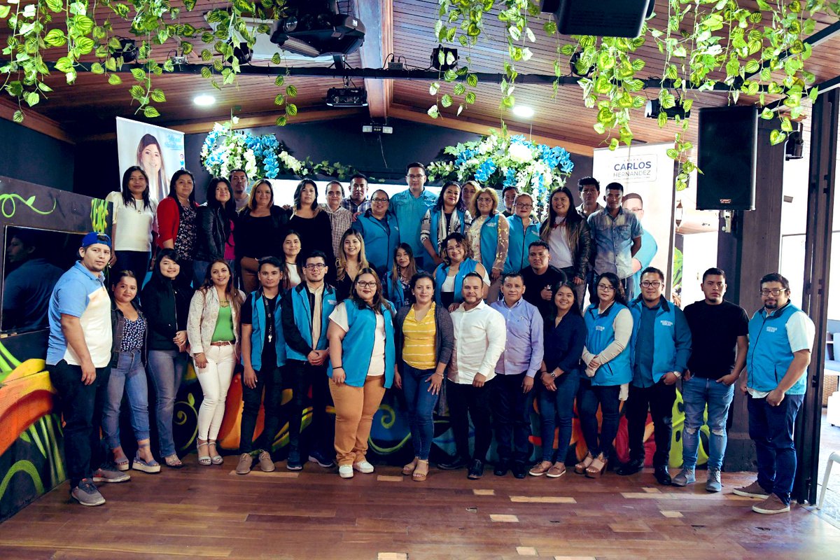 CarlosHdez_SV's tweet photo. En Nuevas Ideas ya estamos listos para el 2024.🇸🇻🙌

Sostuvimos reunión con nuestras estructuras de la zona sur de San Salvador, les presenté los logros de mi primer año como diputado de @nuevasideas en el @PARLACEN.
Seguiremos trabajando por un mejor país.

#NayibBukele2024 https://t.co/DRc5HfwWqR