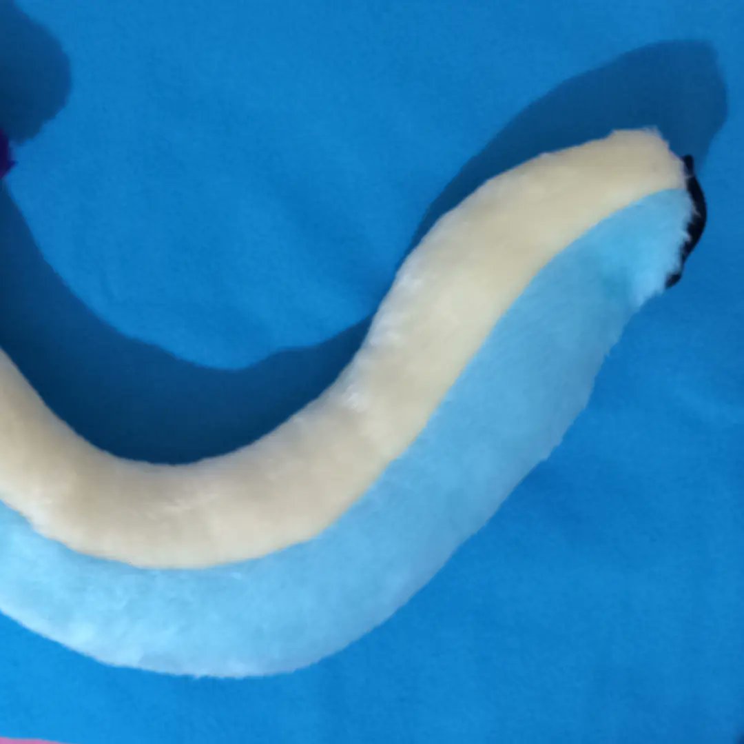 ChainaSilverfox's tweet image. Set goodnight (paws and tail) for @headlessrush 
Winner of the contest for a new logo! Thank you very much for participating💙