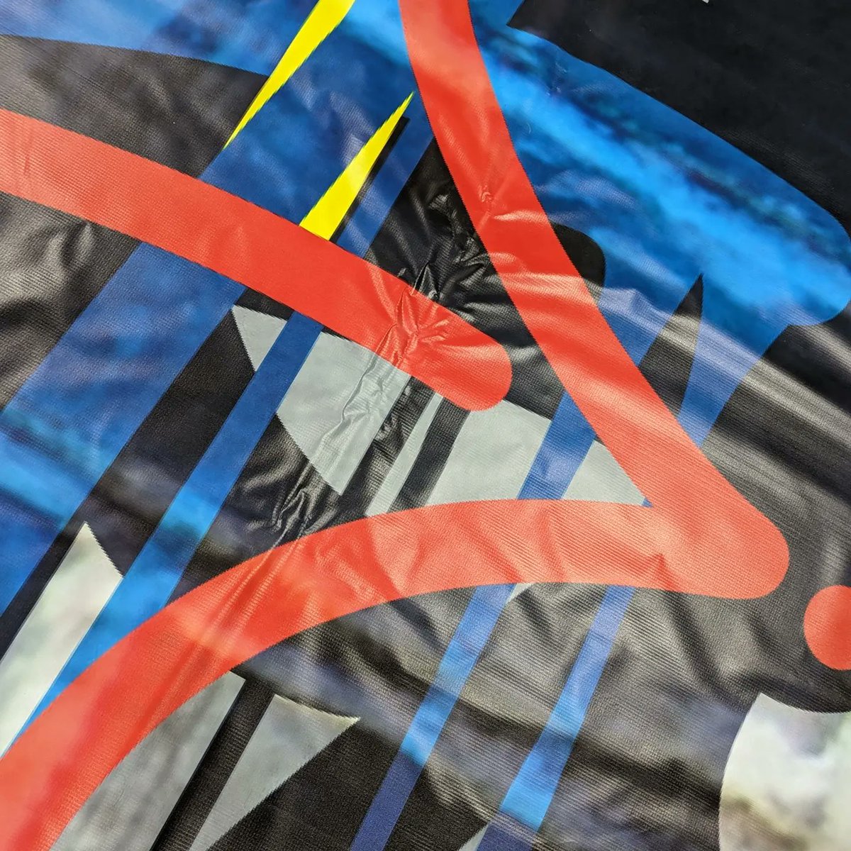 ChromiumWinds's tweet photo. NEW TARP HYPE!

Any guesses about this years show? 🤔 See the full floor (and us of course!) at our premiere next weekend at the WGI Chicago Regional! #CW2023 #CW23 #WGI2023 #WGIwinds https://t.co/r1npymjeqT