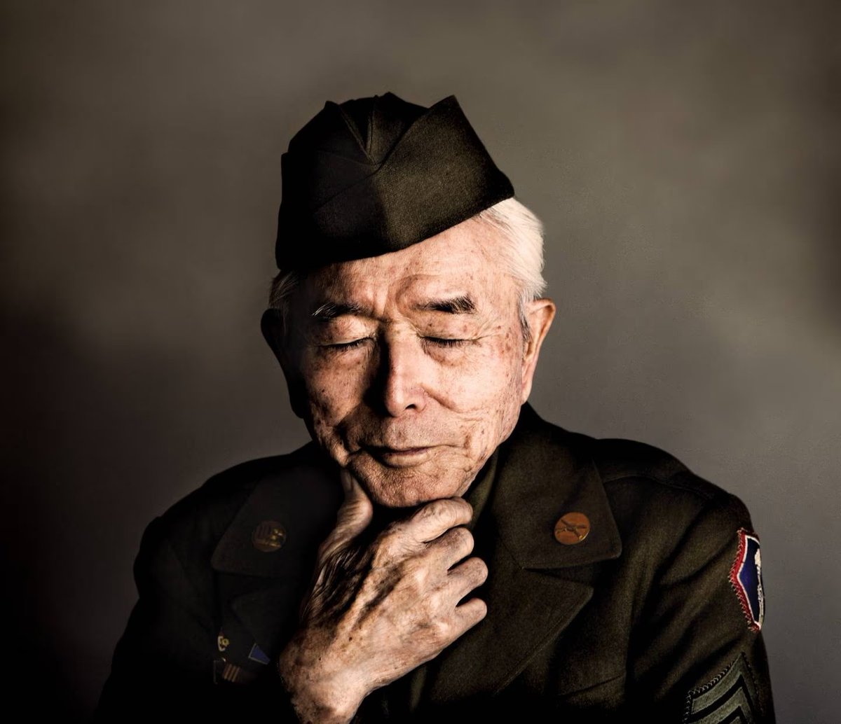81 years ago today, FDR signed Executive Order 9066, setting in motion the relocation/imprisonment of nearly 120,000 Japanese Americans

Recently spoke to one such individual who went on to fight Nazis in Europe on behalf of the nation that imprisoned him

militarytimes.com/news/2022/12/0…