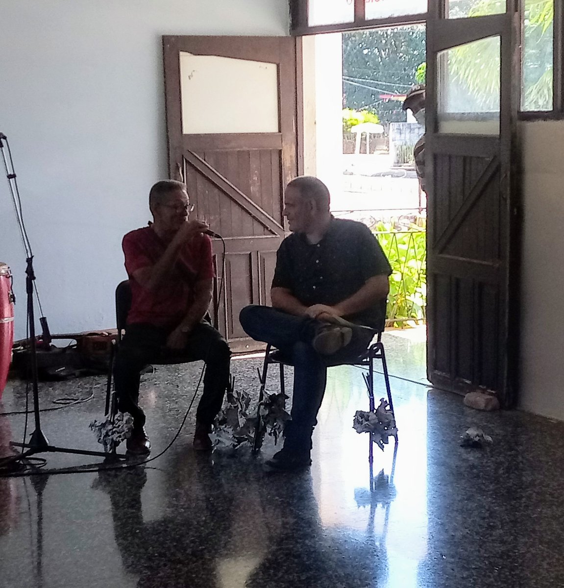 #RadioArtemisa Vio la luz primera en Ceiba del Agua la Peña Raíces, gestada por el periodista y escritor Reinier del Pino.
#Artemisa
#CubaEsCultura