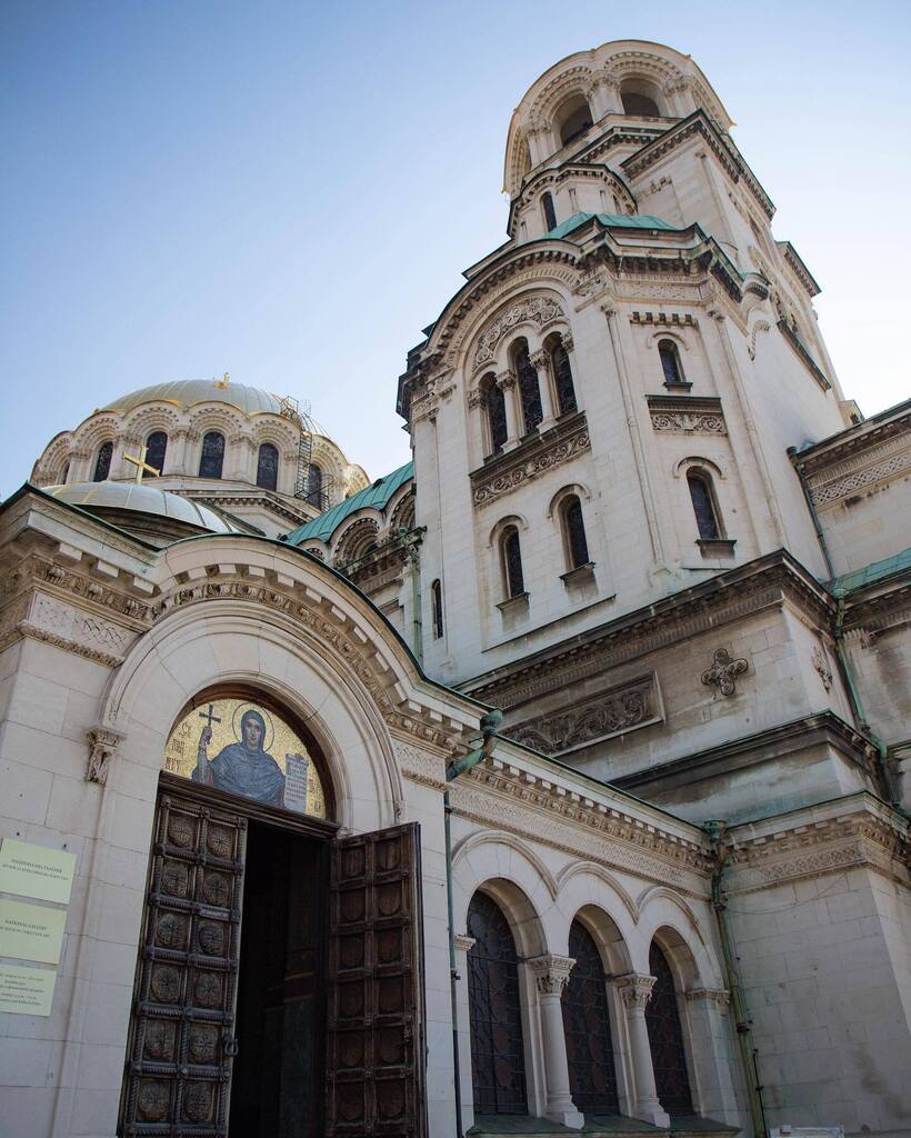 wheresemmanow's tweet photo. Sofia is SUCH a sleeper destination!! 

Bulgaria’s capital makes for a fantastic weekend getaway. There’s amazing food, fascinating history, and beautiful buildings all within easy walking distance. 

For more what you should see and do in Sofia, check o… https://t.co/2vRFrnG9jU https://t.co/8jRX6REa1M