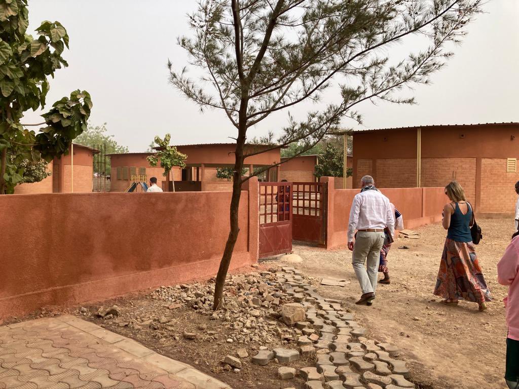 BelgiumDGD's tweet photo. #BEpartnerindevelopment: Rich visit to Burkina Faso 🇧🇫 We met with colleagues from 🇲🇱 and 🇳🇪 ; reviewed our strong bilateral program 🇧🇫🇧🇪 with @EnabelAuBurkina ; discussed with #EC #UN #WBG and visited good work of #APIL #Keoogo with @SOSFAIM and @medecindumonde @BelgiumMFA https://t.co/AELfL2NnHm
