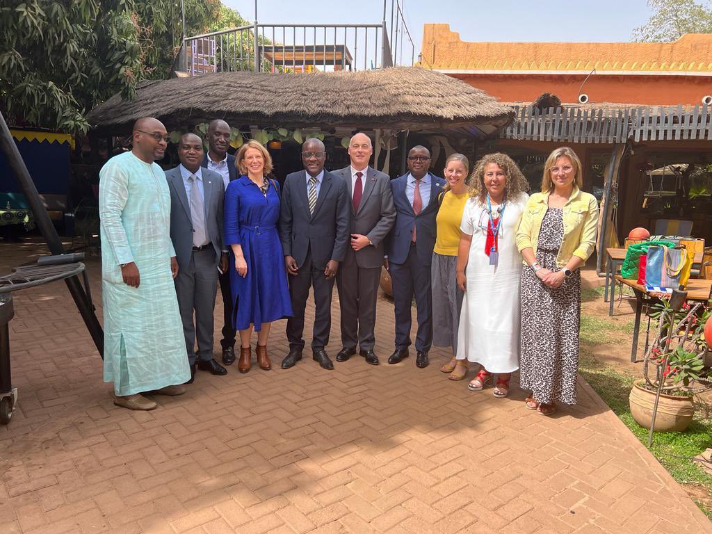 BelgiumDGD's tweet photo. #BEpartnerindevelopment: Rich visit to Burkina Faso 🇧🇫 We met with colleagues from 🇲🇱 and 🇳🇪 ; reviewed our strong bilateral program 🇧🇫🇧🇪 with @EnabelAuBurkina ; discussed with #EC #UN #WBG and visited good work of #APIL #Keoogo with @SOSFAIM and @medecindumonde @BelgiumMFA https://t.co/AELfL2NnHm