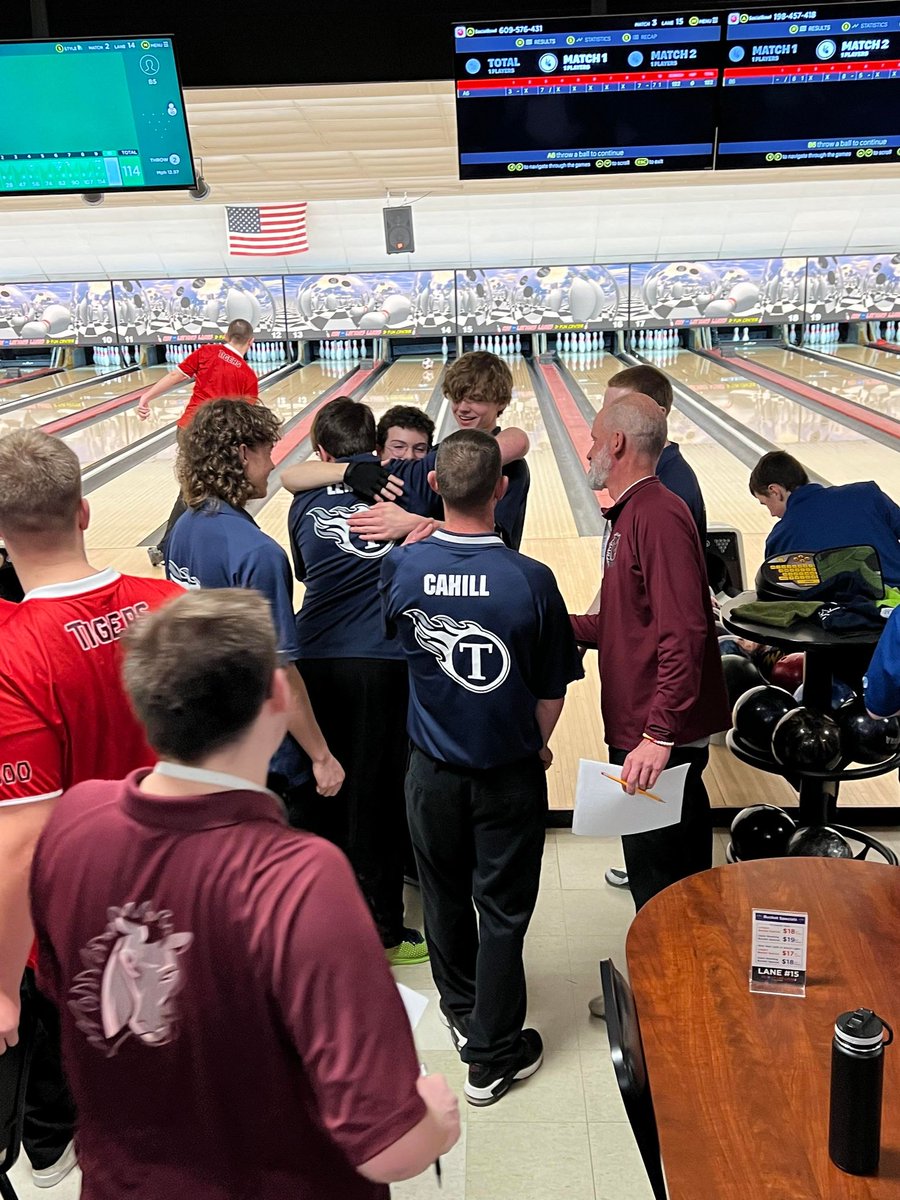 brian_greer's tweet image. Lee's Summit West's bowling team bowled the 1st 300 in 20+ years in the high school league and took first place at Revolutions in St. Joseph today!! What a great accomplishment! @LSWestAD @LSWSportsUpdate @LSWSenate